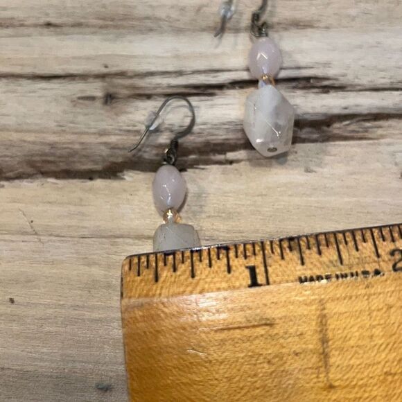 Natural quartz Dangling Earrings With Faceted Sides and Wire Hood Hanger - Picture 4 of 6